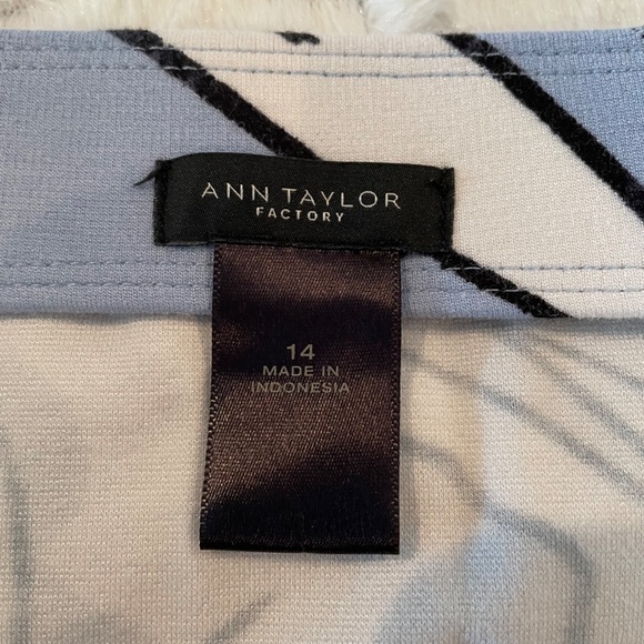 Ann Taylor - Light Blue Skirt - 14 - Picture 2 of 4